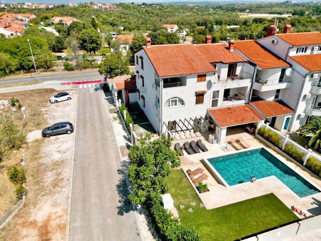 Linc Rooms & Apartments Банджоле Экстерьер фото